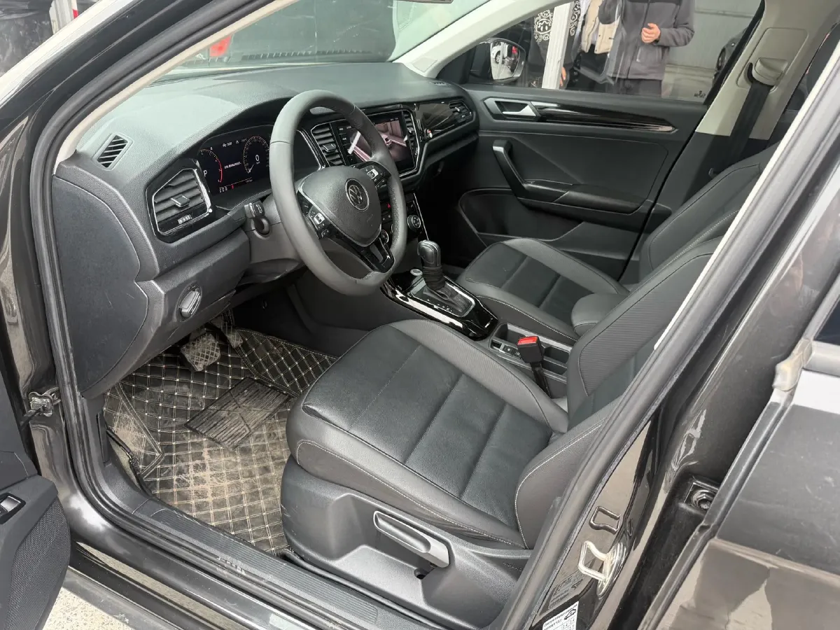 2021 Volkswagen T-Roc 1.4T 150HP L4 7DCT,autocango,china used car exporter,china ev exporter,chinese used car exporter,chinese used ev exporter