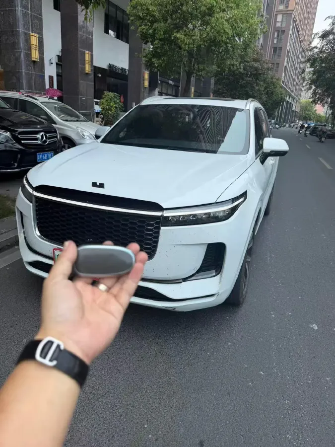 2021 Li ONE Range Extended 131HP REEV 40.5KWH,autocango,china used car exporter,china ev exporter,chinese used car exporter,chinese used ev exporter