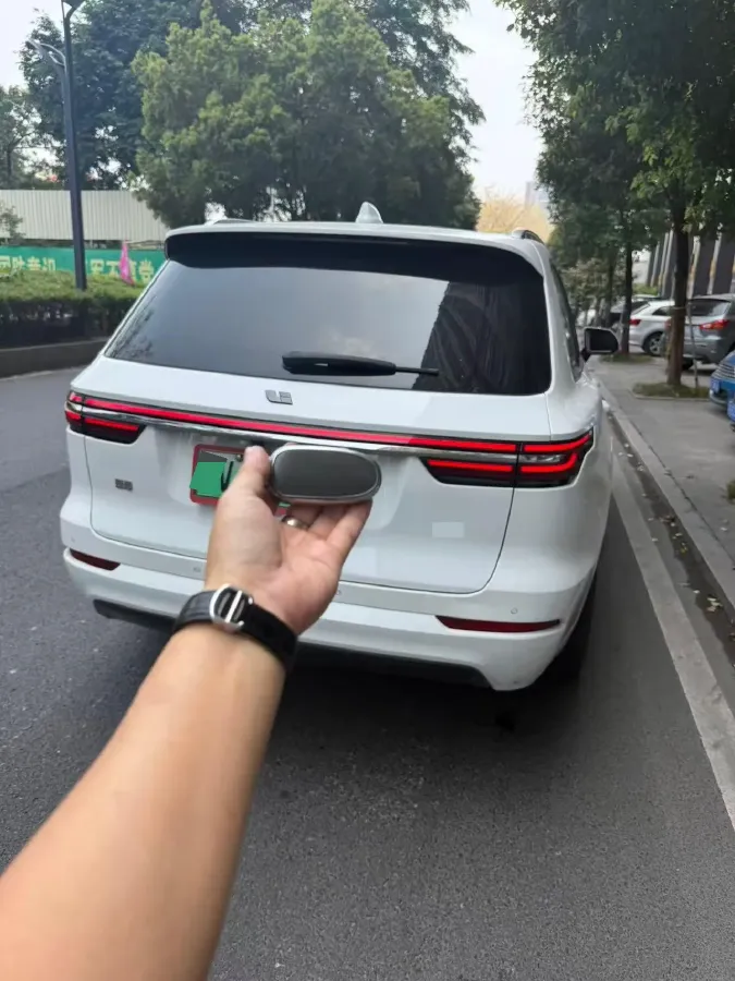 2021 Li ONE Range Extended 131HP REEV 40.5KWH,autocango,china used car exporter,china ev exporter,chinese used car exporter,chinese used ev exporter
