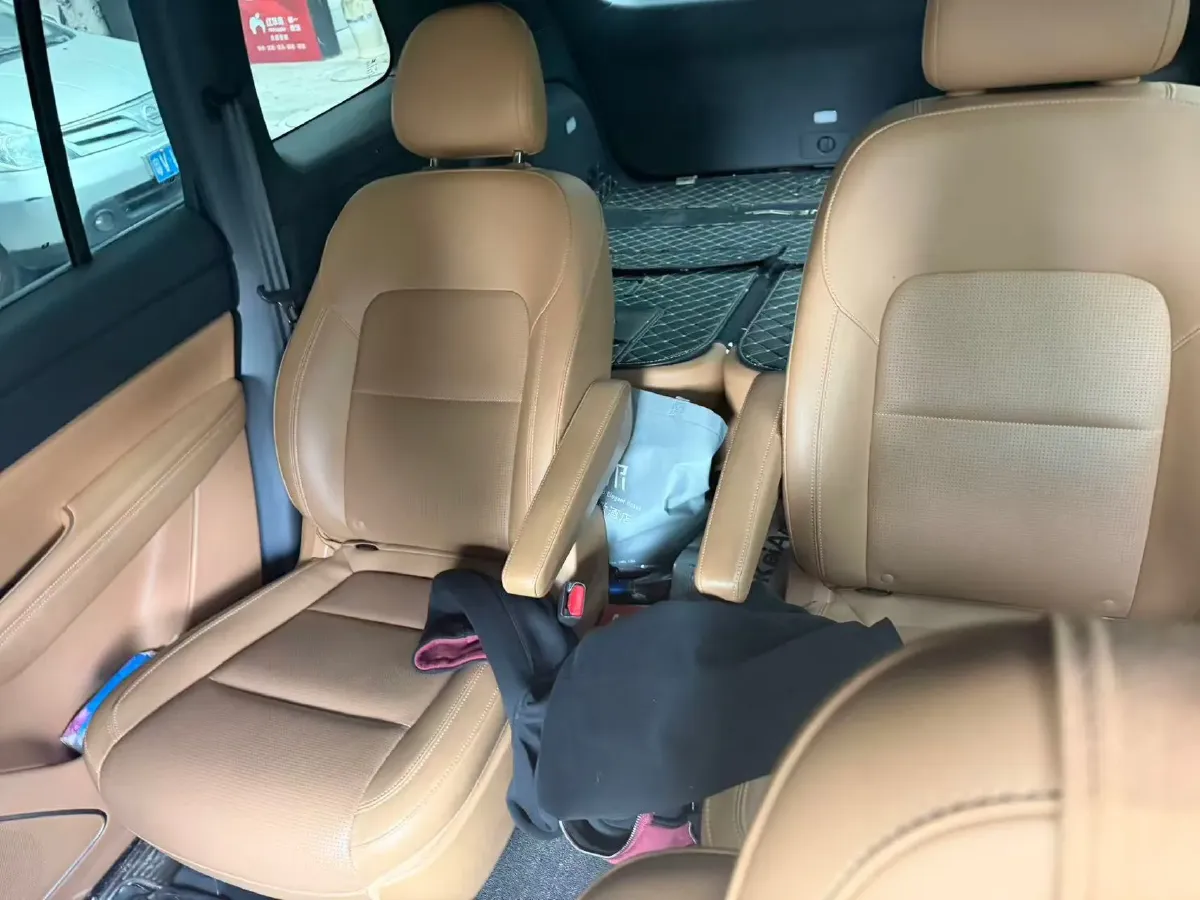 2021 Li ONE Range Extended 131HP REEV 40.5KWH,autocango,china used car exporter,china ev exporter,chinese used car exporter,chinese used ev exporter