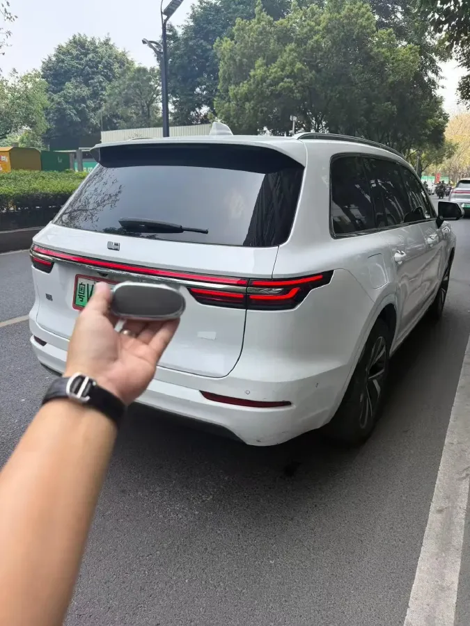 2021 Li ONE Range Extended 131HP REEV 40.5KWH,autocango,china used car exporter,china ev exporter,chinese used car exporter,chinese used ev exporter