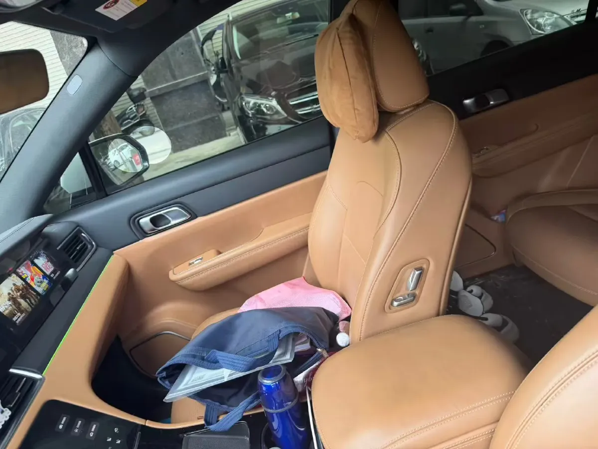 2021 Li ONE Range Extended 131HP REEV 40.5KWH,autocango,china used car exporter,china ev exporter,chinese used car exporter,chinese used ev exporter