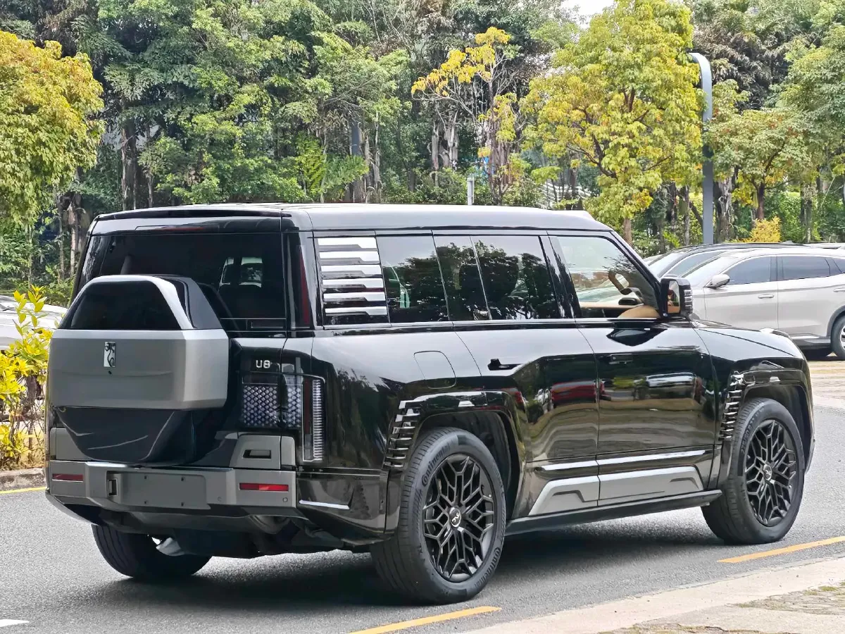 2023 YangWang U8 2.0T 272HP L4 REEV 49.05KWH,autocango,china used car exporter,china ev exporter,chinese used car exporter,chinese used ev exporter