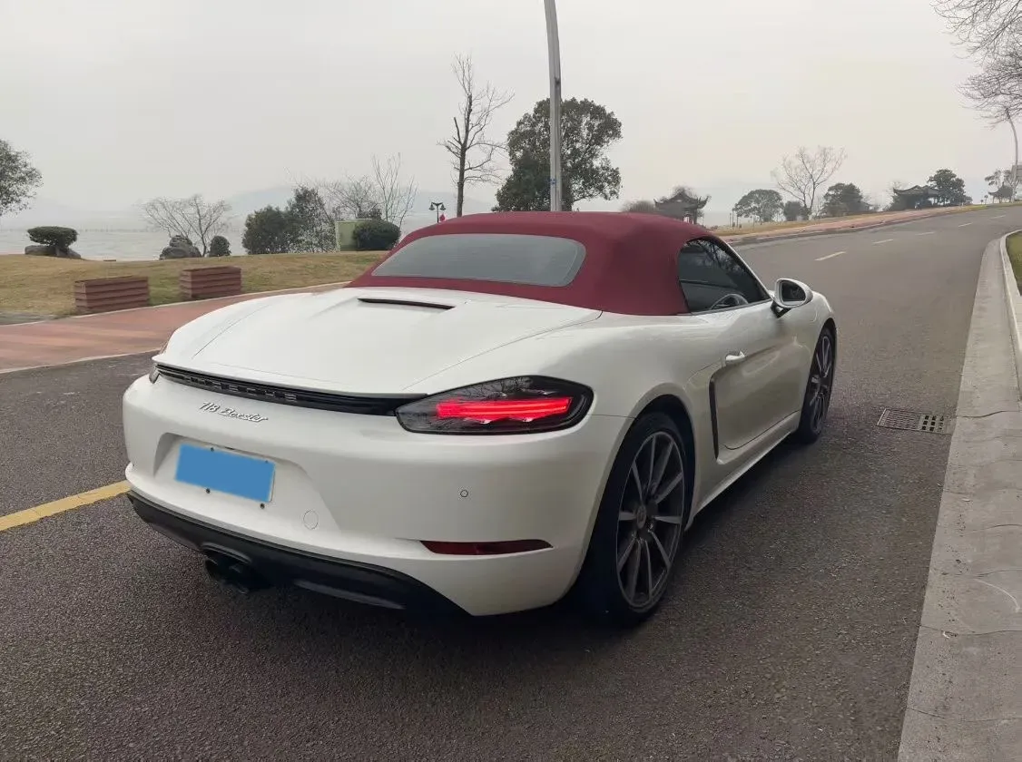 2022 Porsche 718 2.0T 250HP H4 7DCT,autocango,china used car exporter,china ev exporter,chinese used car exporter,chinese used ev exporter