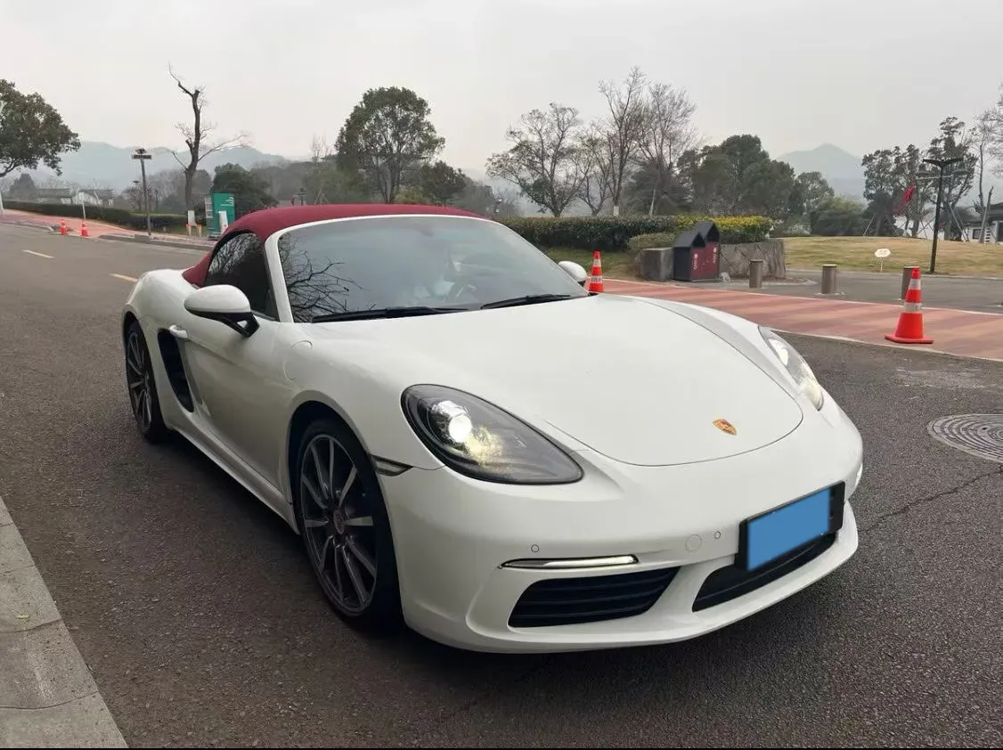 2022 Porsche 718 2.0T 250HP H4 7DCT,autocango,china used car exporter,china ev exporter,chinese used car exporter,chinese used ev exporter