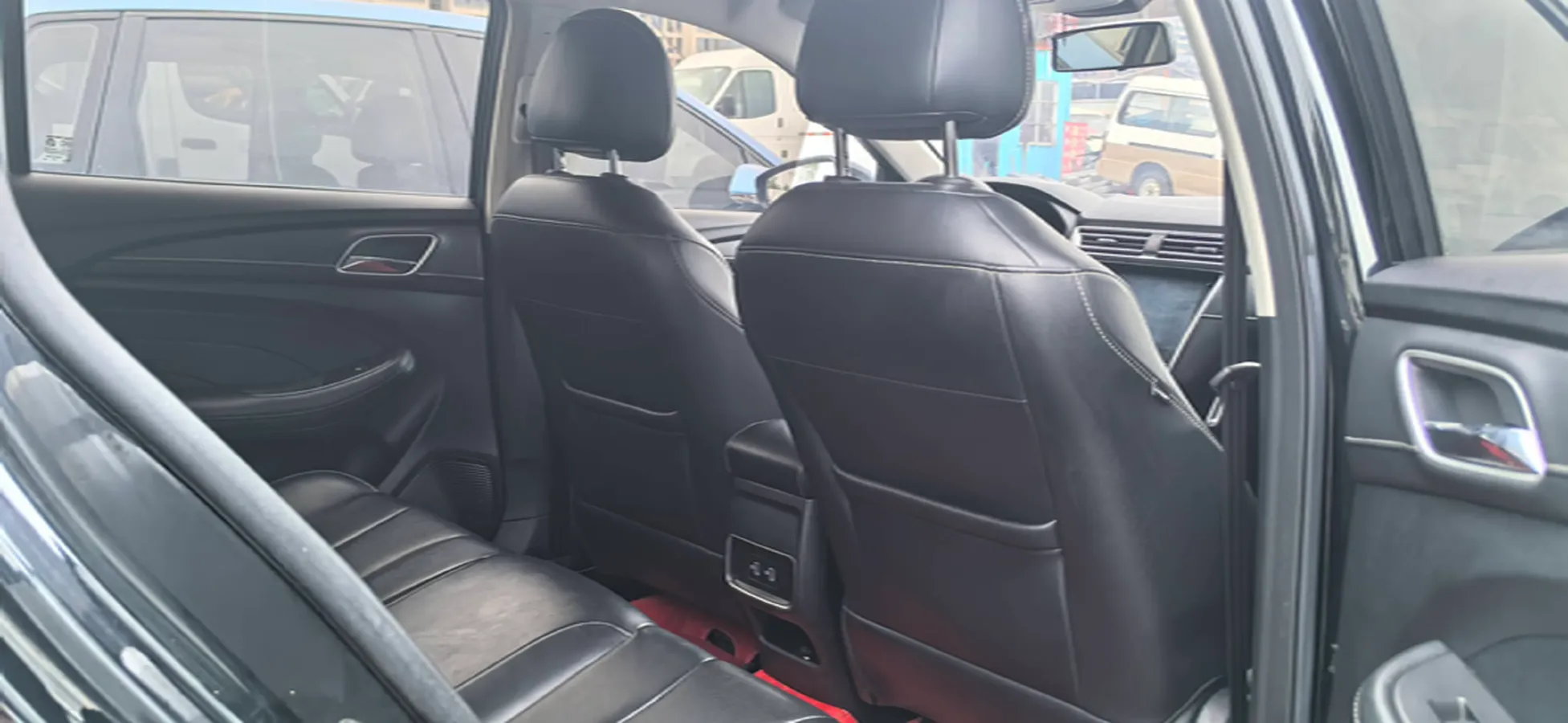 2020 Roewe i5 1.5L 120HP L4 CVT,autocango,china used car exporter,china ev exporter,chinese used car exporter,chinese used ev exporter