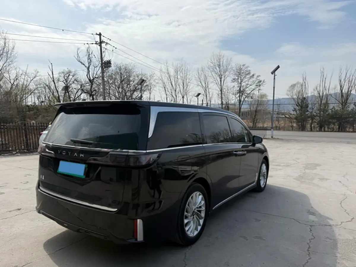 2022 Voyah Dream 1.5T 136HP L4 PHEV 25.57KWH,autocango,china used car exporter,china ev exporter,chinese used car exporter,chinese used ev exporter