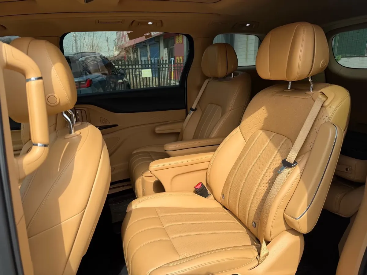 2022 Voyah Dream 1.5T 136HP L4 PHEV 25.57KWH,autocango,china used car exporter,china ev exporter,chinese used car exporter,chinese used ev exporter