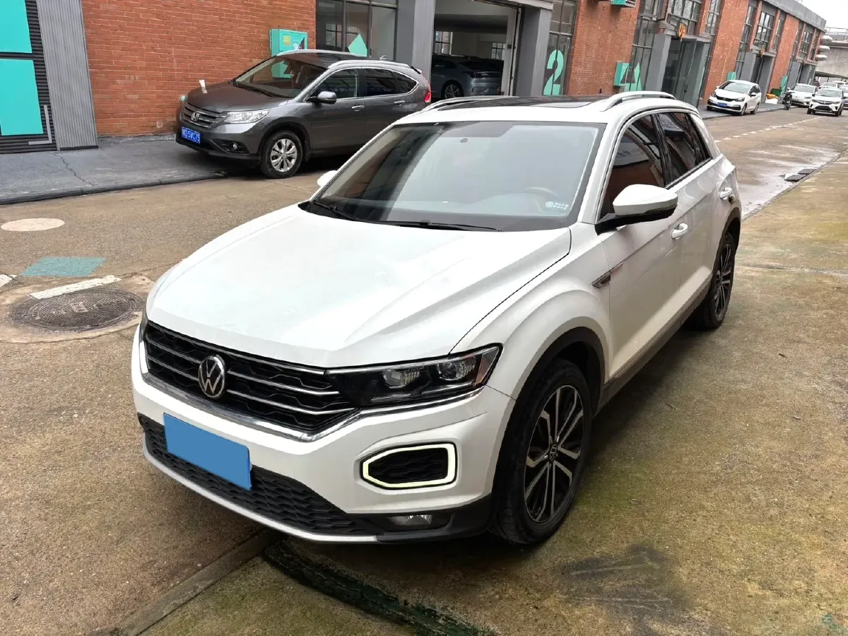 2021 Volkswagen T-Roc 1.4T 150HP L4 7DCT,autocango,china used car exporter,china ev exporter,chinese used car exporter,chinese used ev exporter