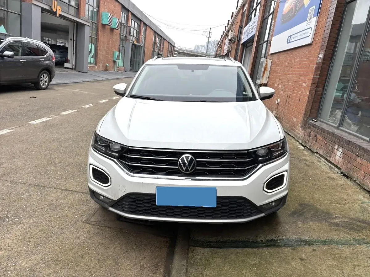 2021 Volkswagen T-Roc 1.4T 150HP L4 7DCT,autocango,china used car exporter,china ev exporter,chinese used car exporter,chinese used ev exporter