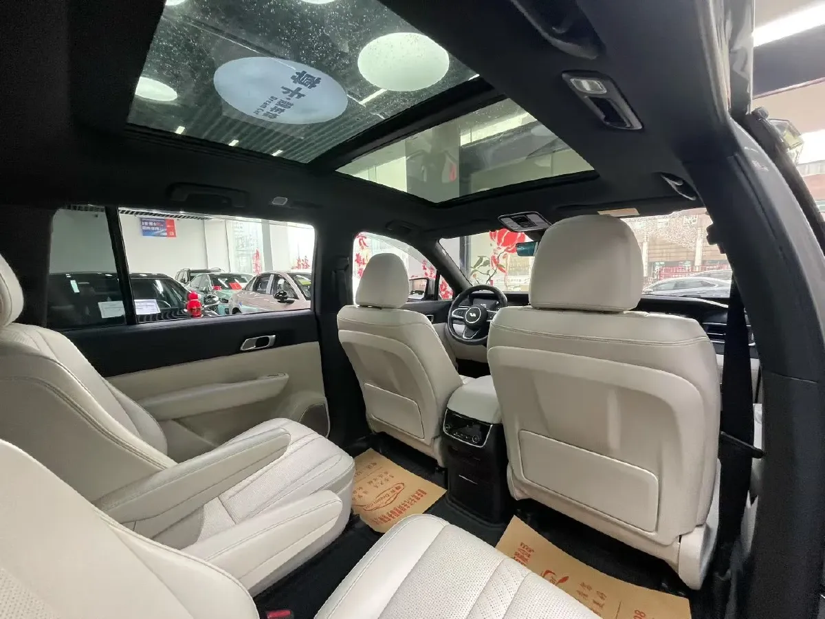 2020 Li ONE Range Extended 131HP REEV 40.5KWH,autocango,china used car exporter,china ev exporter,chinese used car exporter,chinese used ev exporter