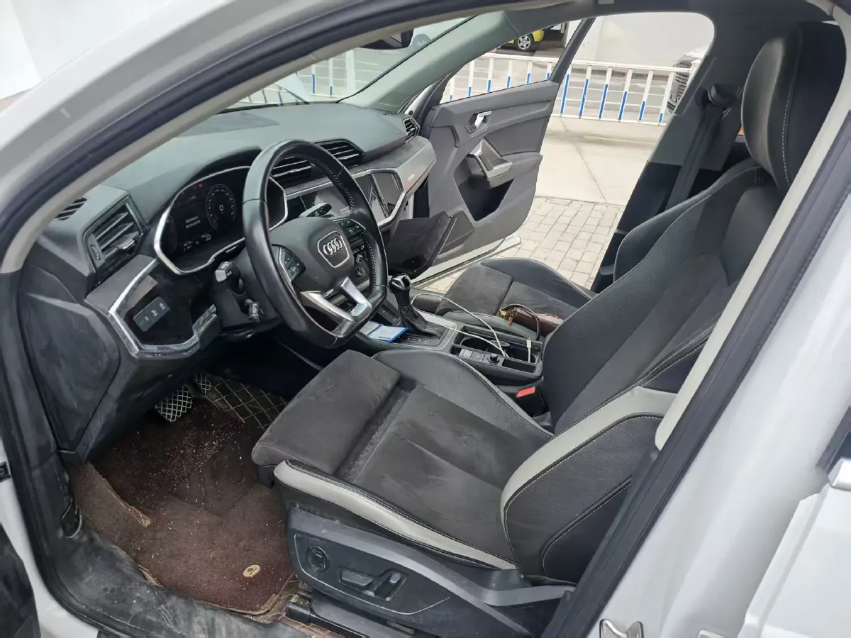 2022 Audi Q3 1.4T 150HP L4 7DCT,autocango,china used car exporter,china ev exporter,chinese used car exporter,chinese used ev exporter