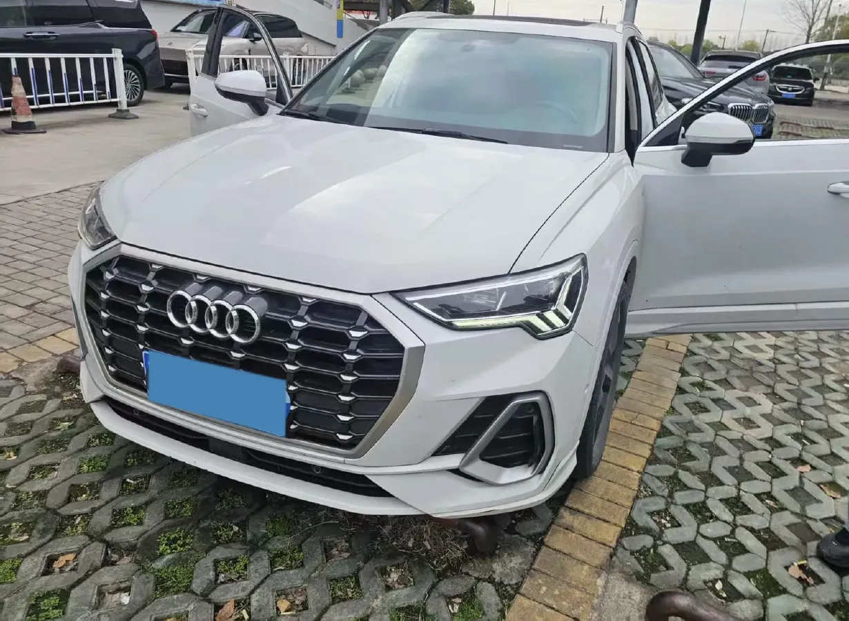 2022 Audi Q3 1.4T 150HP L4 7DCT,autocango,china used car exporter,china ev exporter,chinese used car exporter,chinese used ev exporter