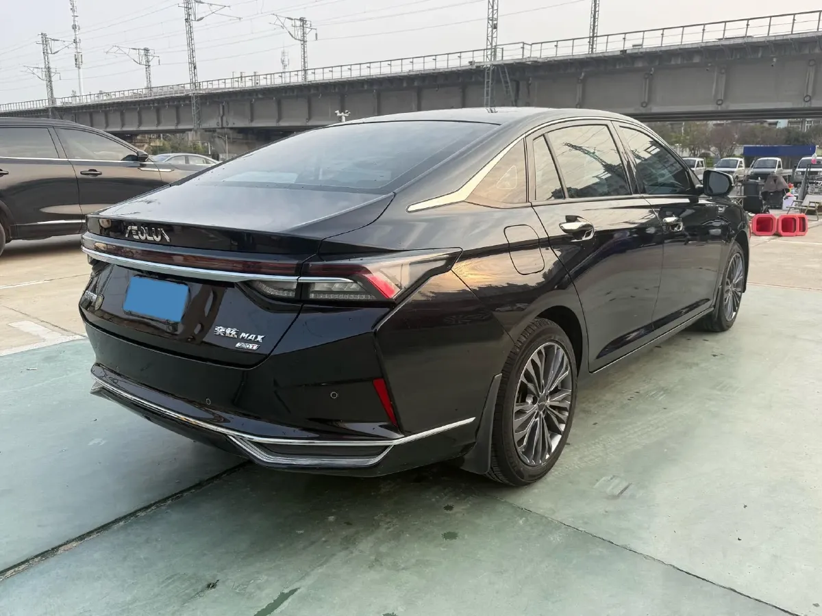 2021 DongFeng Aeolus YiXuan MAX 1.5T 190HP L4 7DCT,autocango,china used car exporter,china ev exporter,chinese used car exporter,chinese used ev exporter