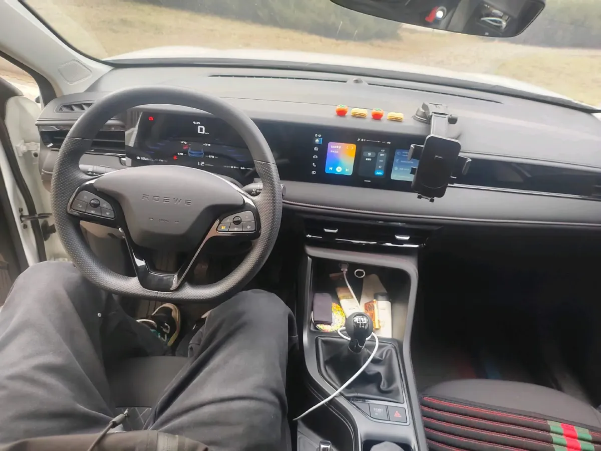 2026 Roewe i5 1.5L 129HP L4 5MT,autocango,china used car exporter,china ev exporter,chinese used car exporter,chinese used ev exporter