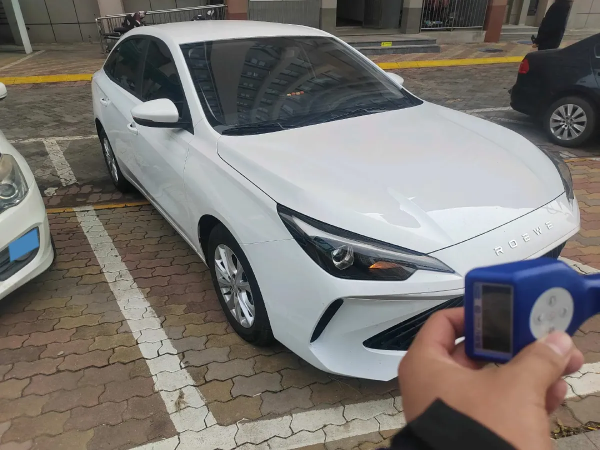 2026 Roewe i5 1.5L 129HP L4 5MT,autocango,china used car exporter,china ev exporter,chinese used car exporter,chinese used ev exporter