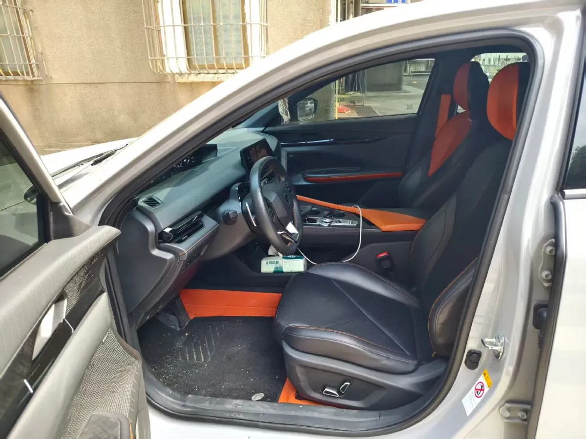 2023 ChangAn UNI-V 1.5T 188HP L4 7DCT,autocango,china used car exporter,china ev exporter,chinese used car exporter,chinese used ev exporter