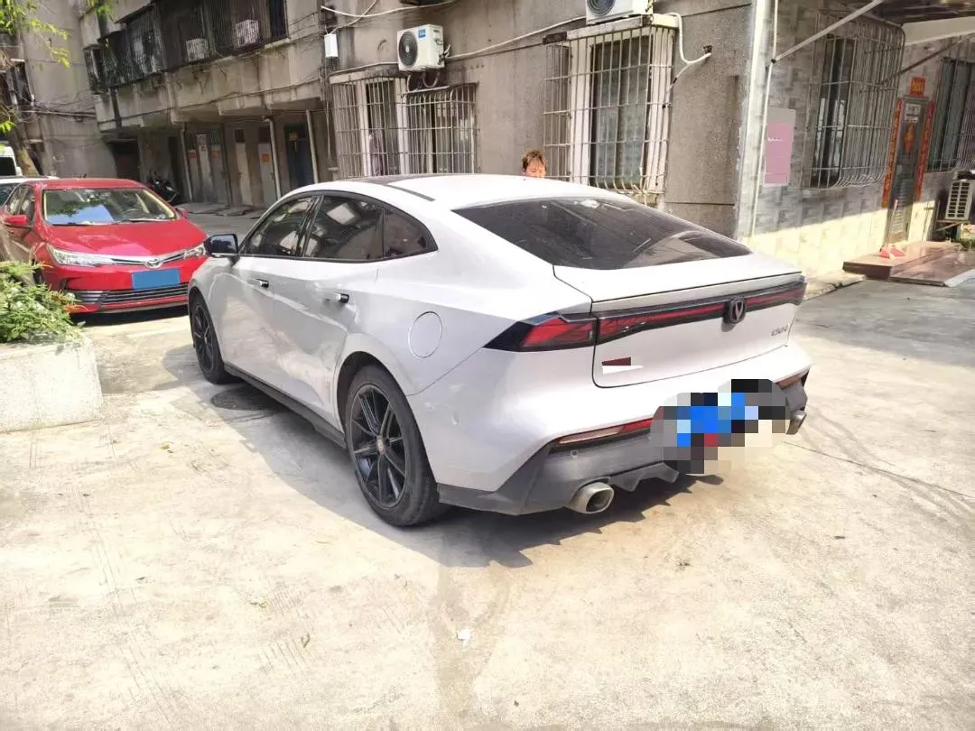 2023 ChangAn UNI-V 1.5T 188HP L4 7DCT,autocango,china used car exporter,china ev exporter,chinese used car exporter,chinese used ev exporter