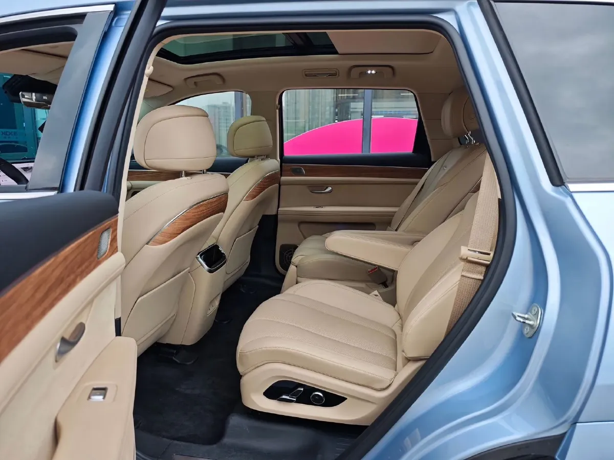 2022 Volvo S60 2.0T 197HP L4 8AT,autocango,china used car exporter,china ev exporter,chinese used car exporter,chinese used ev exporter