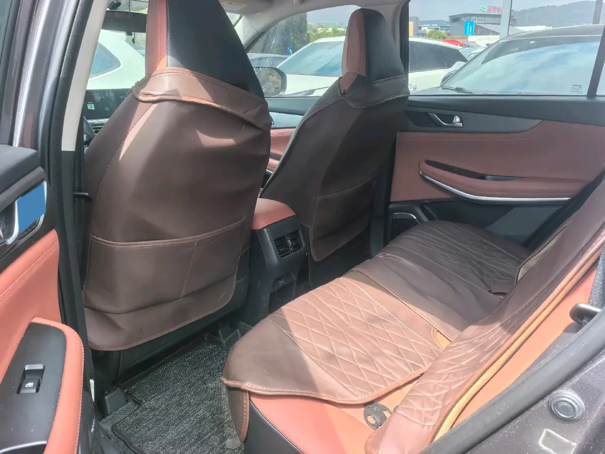 2023 ChangAn CS75 1.5T 188HP L4 7DCT,autocango,china used car exporter,china ev exporter,chinese used car exporter,chinese used ev exporter