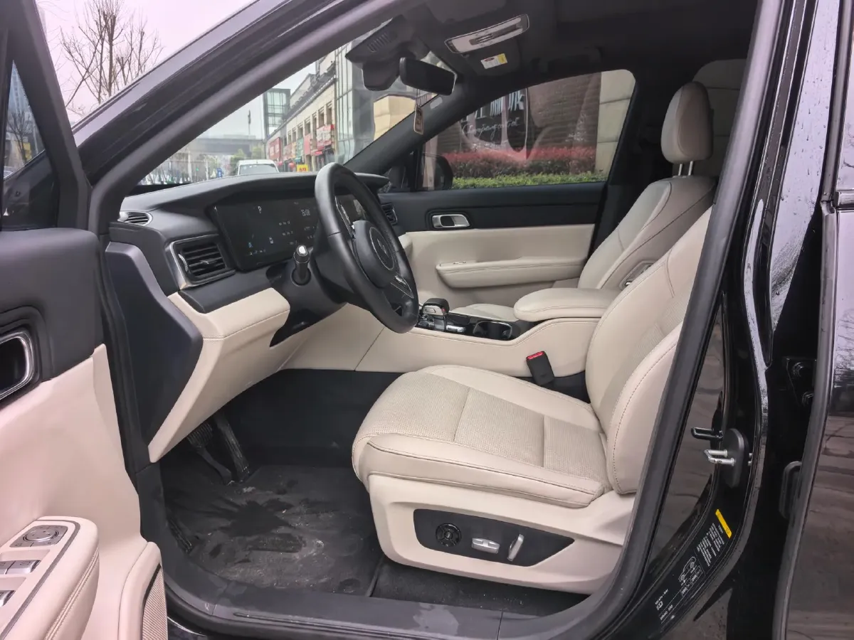 2021 Li ONE Range Extended 131HP REEV 40.5KWH,autocango,china used car exporter,china ev exporter,chinese used car exporter,chinese used ev exporter