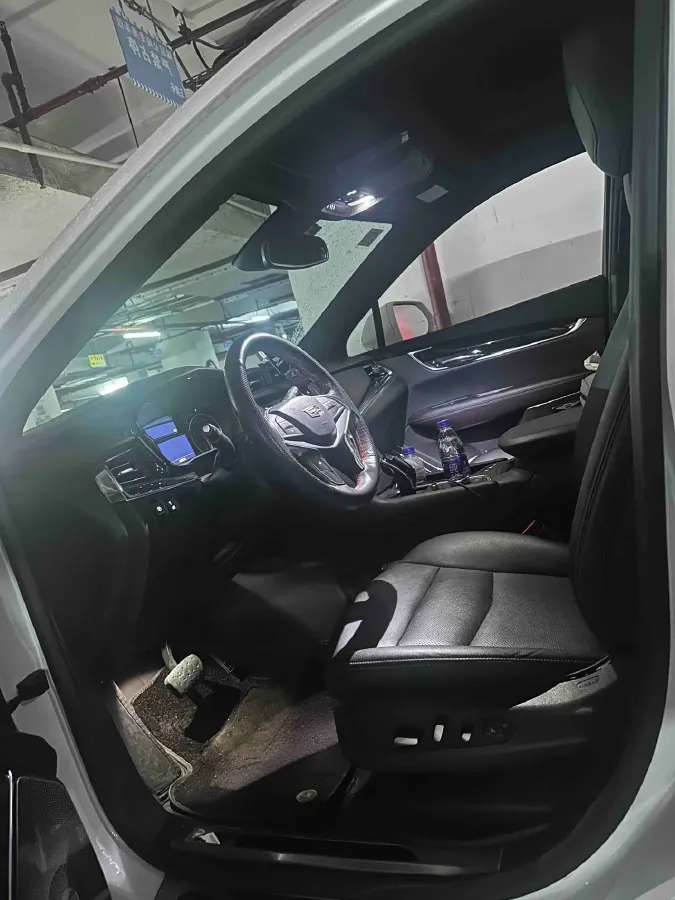 2021 Cadillac XT5 2.0T 237HP L4 9AT,autocango,china used car exporter,china ev exporter,chinese used car exporter,chinese used ev exporter