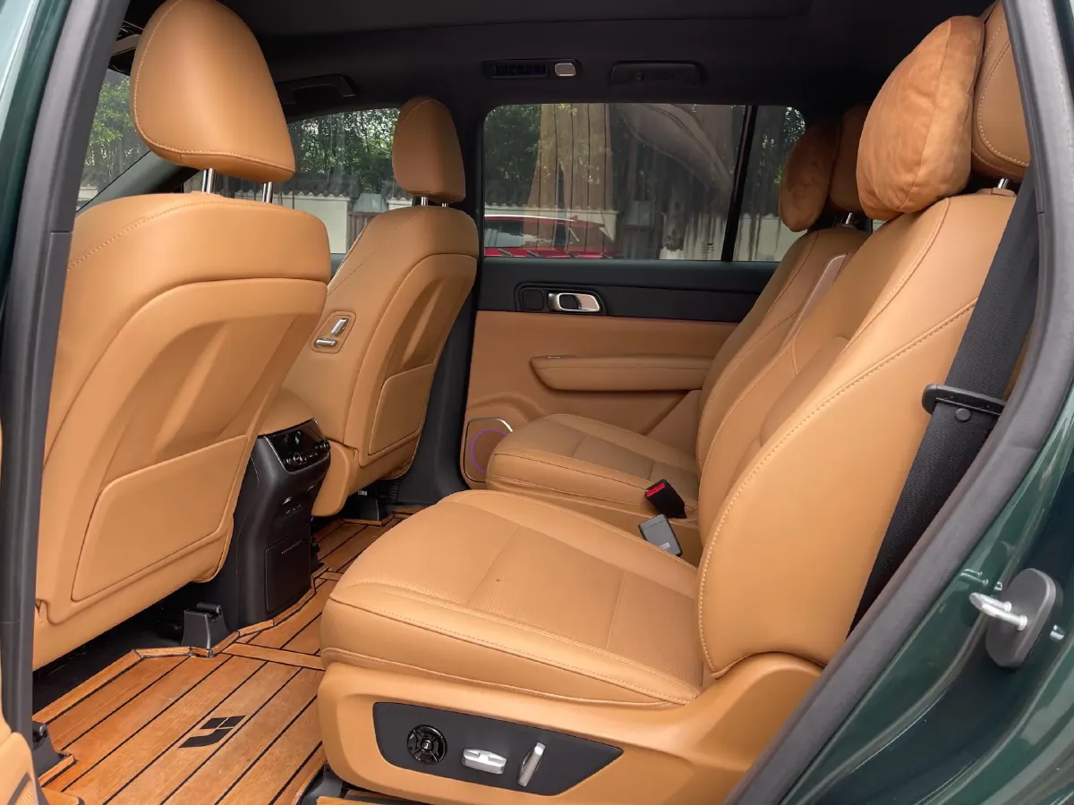 2021 Li ONE Range Extended 131HP REEV 40.5KWH,autocango,china used car exporter,china ev exporter,chinese used car exporter,chinese used ev exporter