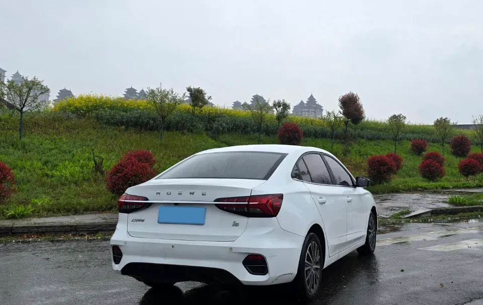 2021 Roewe i5 1.5L 120HP L4 CVT,autocango,china used car exporter,china ev exporter,chinese used car exporter,chinese used ev exporter
