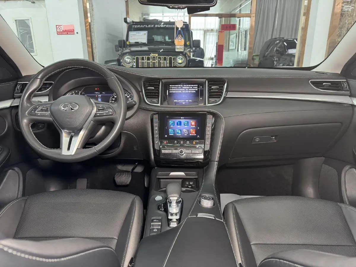 2020 Infiniti QX50 2.0T 261HP L4 CVT,autocango,china used car exporter,china ev exporter,chinese used car exporter,chinese used ev exporter