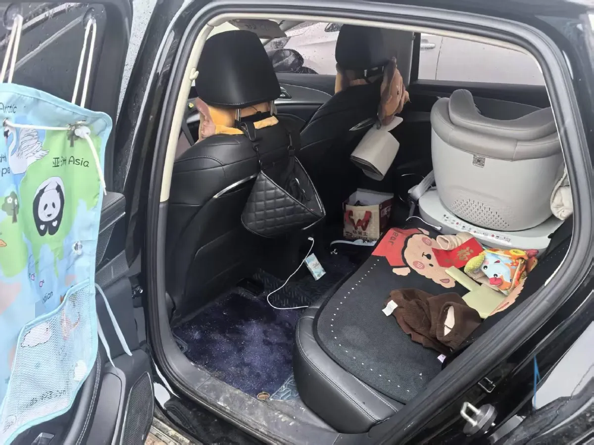 2023 HongQi H5 1.5T 169HP L4 7DCT,autocango,china used car exporter,china ev exporter,chinese used car exporter,chinese used ev exporter