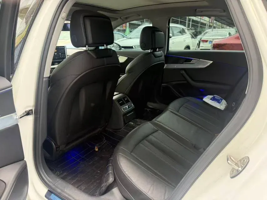 2020 Audi A4L 2.0T 190HP L4 7DCT,autocango,china used car exporter,china ev exporter,chinese used car exporter,chinese used ev exporter