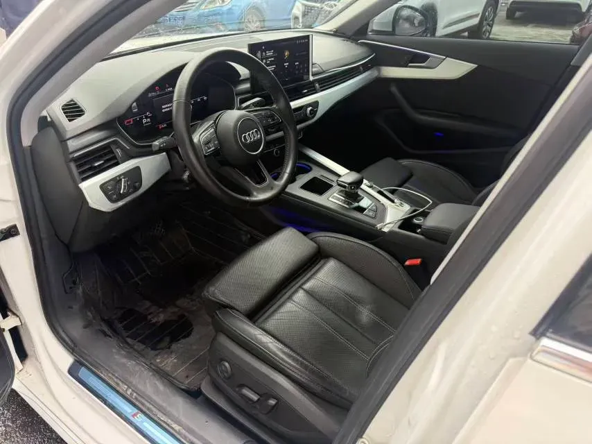 2020 Audi A4L 2.0T 190HP L4 7DCT,autocango,china used car exporter,china ev exporter,chinese used car exporter,chinese used ev exporter