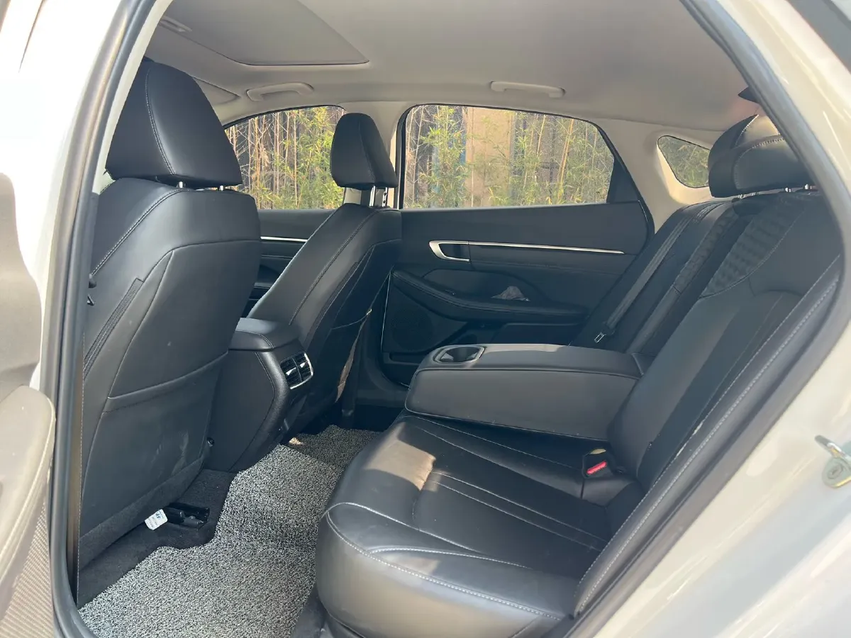 2024 Hyundai Sonata 1.5T 170HP L4 8AT,autocango,china used car exporter,china ev exporter,chinese used car exporter,chinese used ev exporter