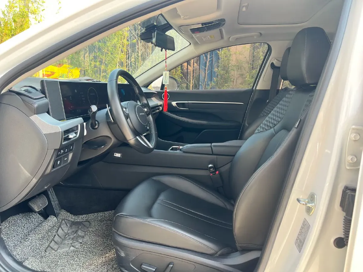 2024 Hyundai Sonata 1.5T 170HP L4 8AT,autocango,china used car exporter,china ev exporter,chinese used car exporter,chinese used ev exporter