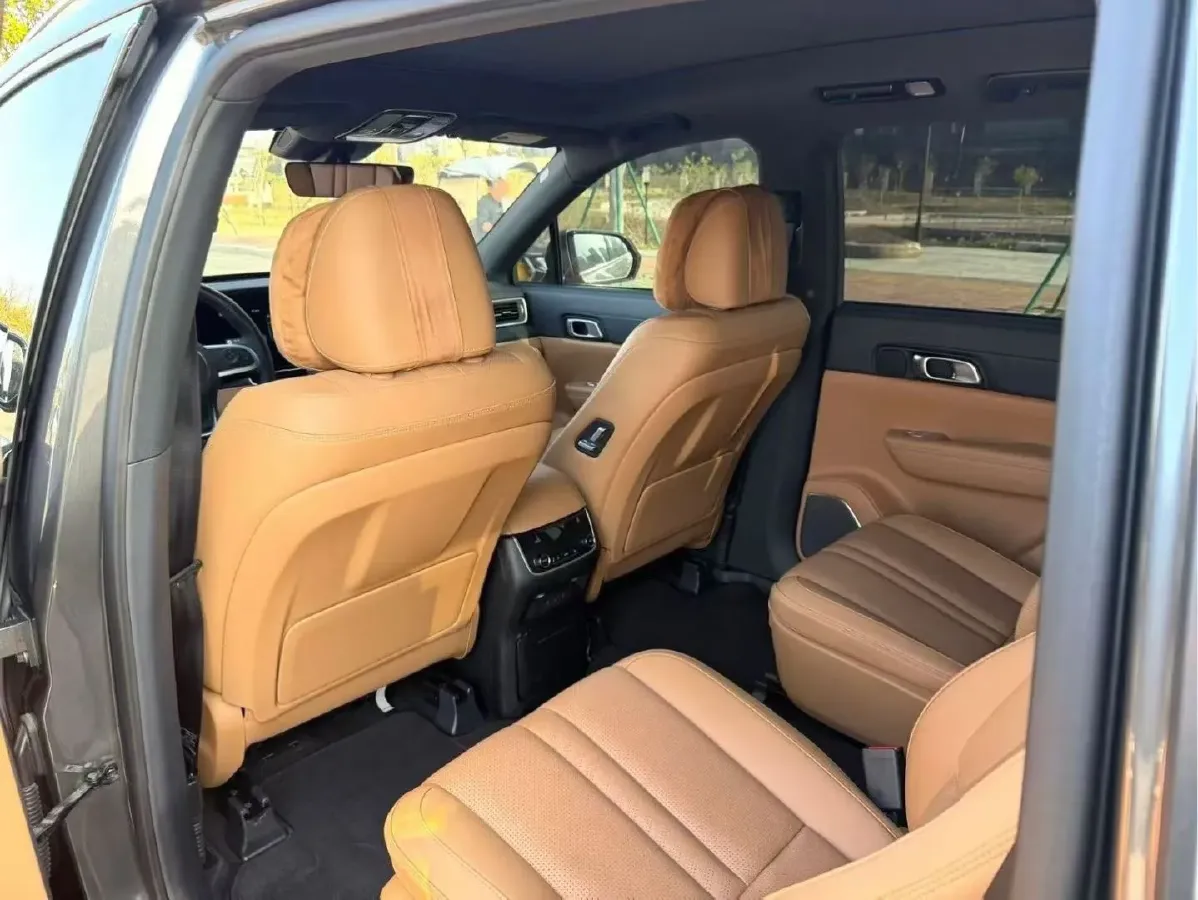 2020 Li ONE Range Extended 131HP REEV 40.5KWH,autocango,china used car exporter,china ev exporter,chinese used car exporter,chinese used ev exporter