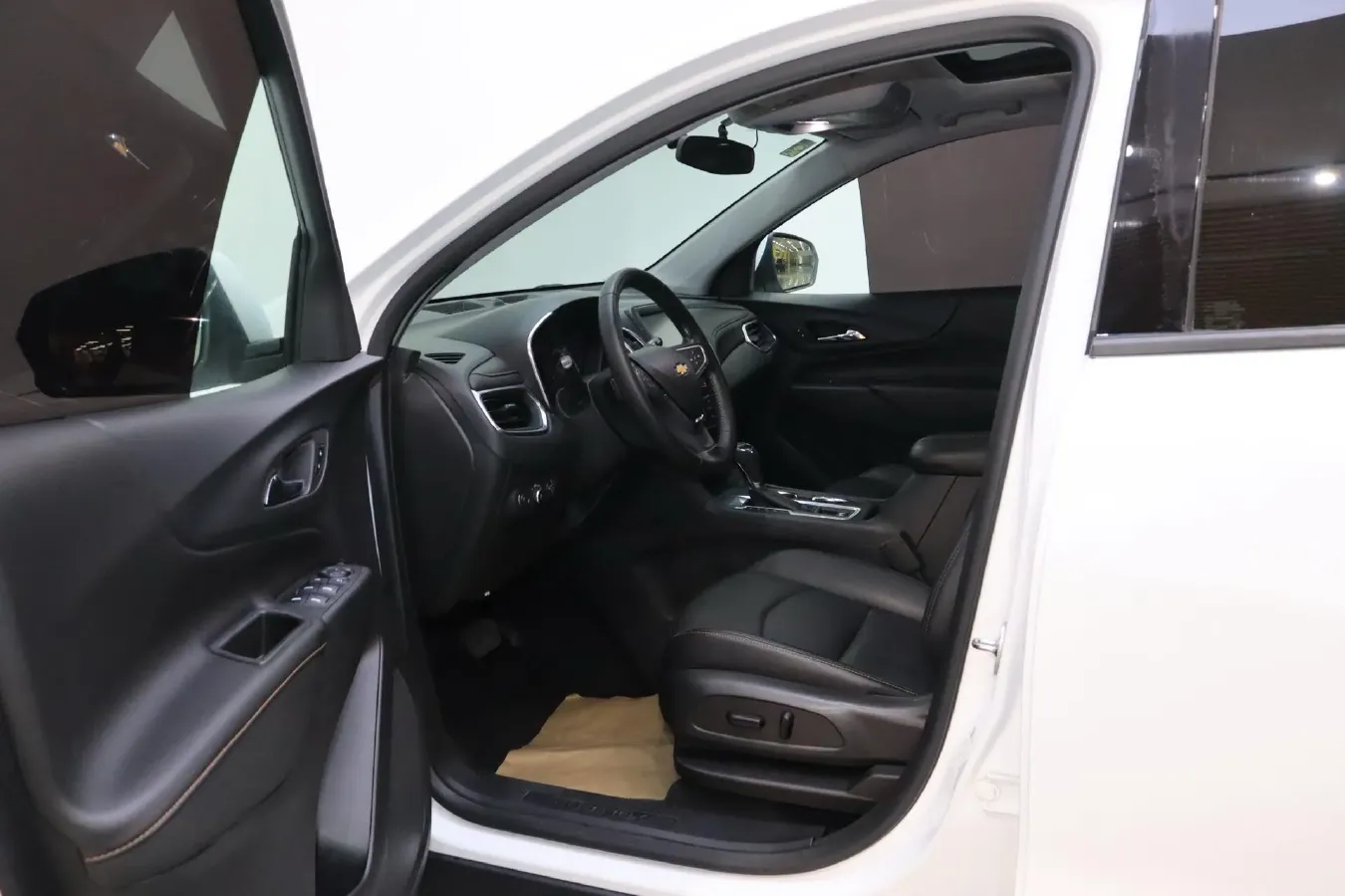 2019 Chevrolet Equinox 1.5T 169HP L4 6AT,autocango,china used car exporter,china ev exporter,chinese used car exporter,chinese used ev exporter