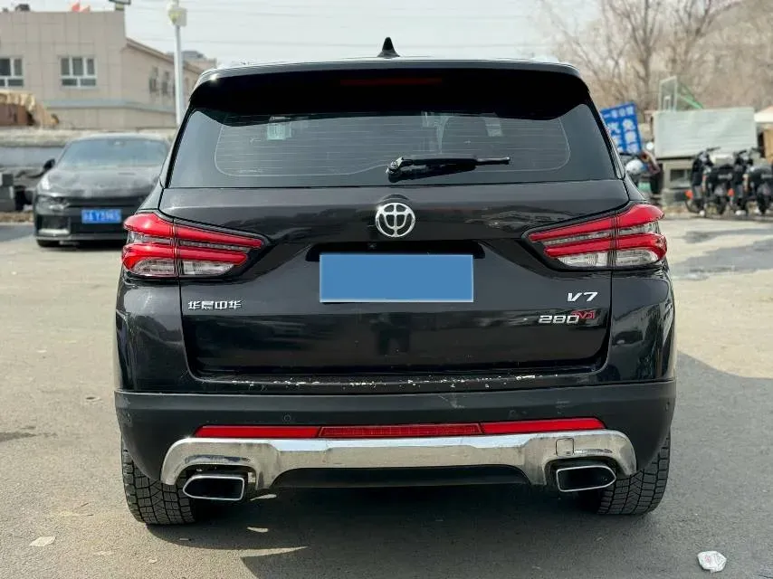 2018 Brilliance Auto V7 1.6T 204HP L4 7DCT,autocango,china used car exporter,china ev exporter,chinese used car exporter,chinese used ev exporter