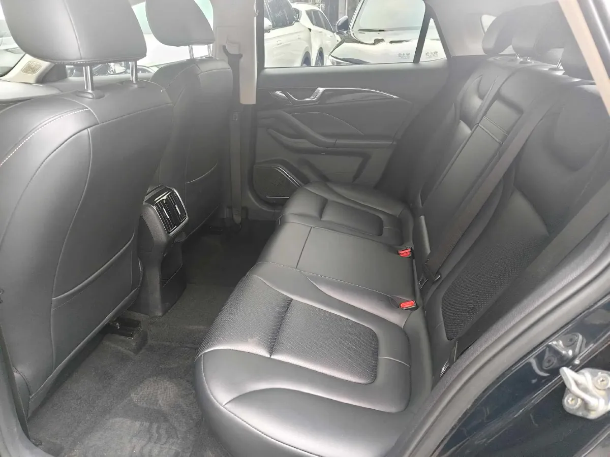 2021 Bestune B70 1.5T 169HP L4 7DCT,autocango,china used car exporter,china ev exporter,chinese used car exporter,chinese used ev exporter