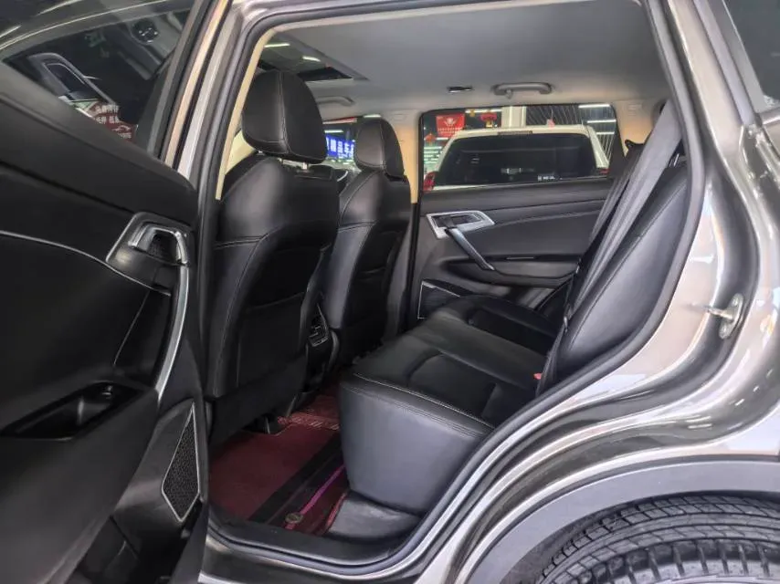 2020 Roewe i6 1.5T 169HP L4 7DCT,autocango,china used car exporter,china ev exporter,chinese used car exporter,chinese used ev exporter