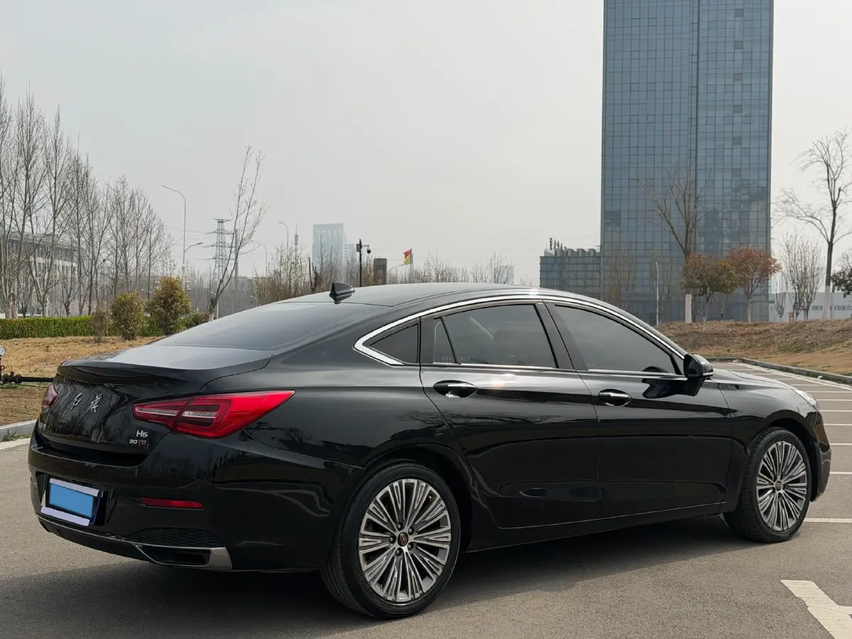 2022 HongQi H5 1.5T 169HP L4 7DCT,autocango,china used car exporter,china ev exporter,chinese used car exporter,chinese used ev exporter