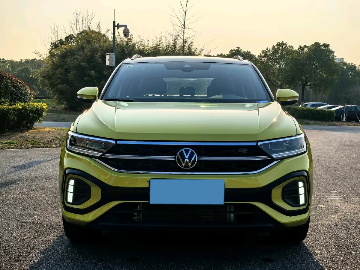 2023 Volkswagen T-Roc 1.5T 160HP L4 7DCT,autocango,china used car exporter,china ev exporter,chinese used car exporter,chinese used ev exporter