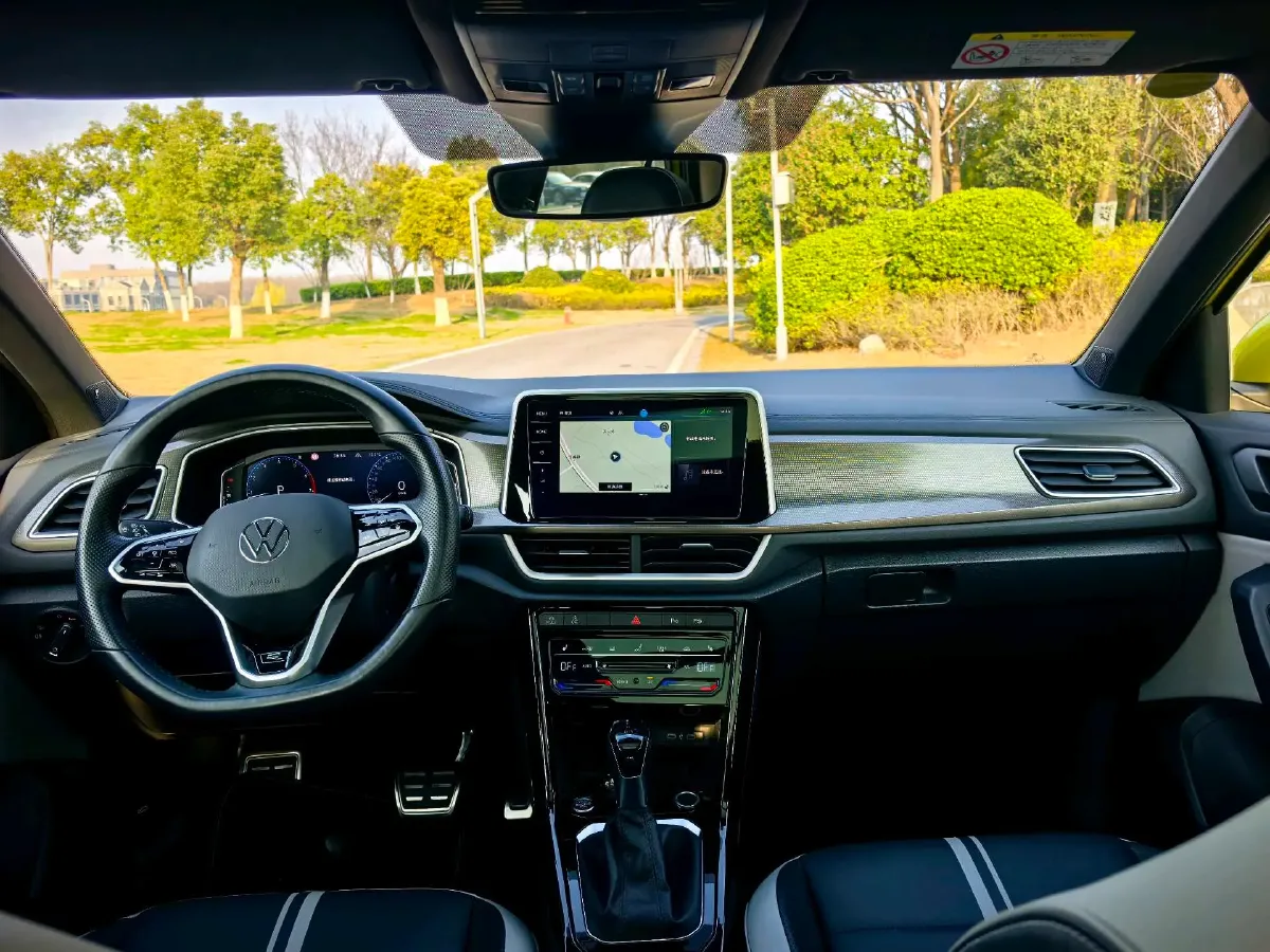 2023 Volkswagen T-Roc 1.5T 160HP L4 7DCT,autocango,china used car exporter,china ev exporter,chinese used car exporter,chinese used ev exporter