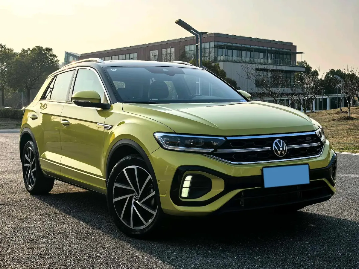2023 Volkswagen T-Roc 1.5T 160HP L4 7DCT,autocango,china used car exporter,china ev exporter,chinese used car exporter,chinese used ev exporter