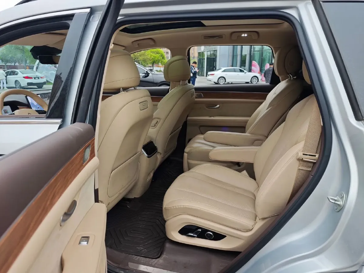 2024 AITO AITO M7 1.5T 152HP L4 REEV 40KWH,autocango,china used car exporter,china ev exporter,chinese used car exporter,chinese used ev exporter