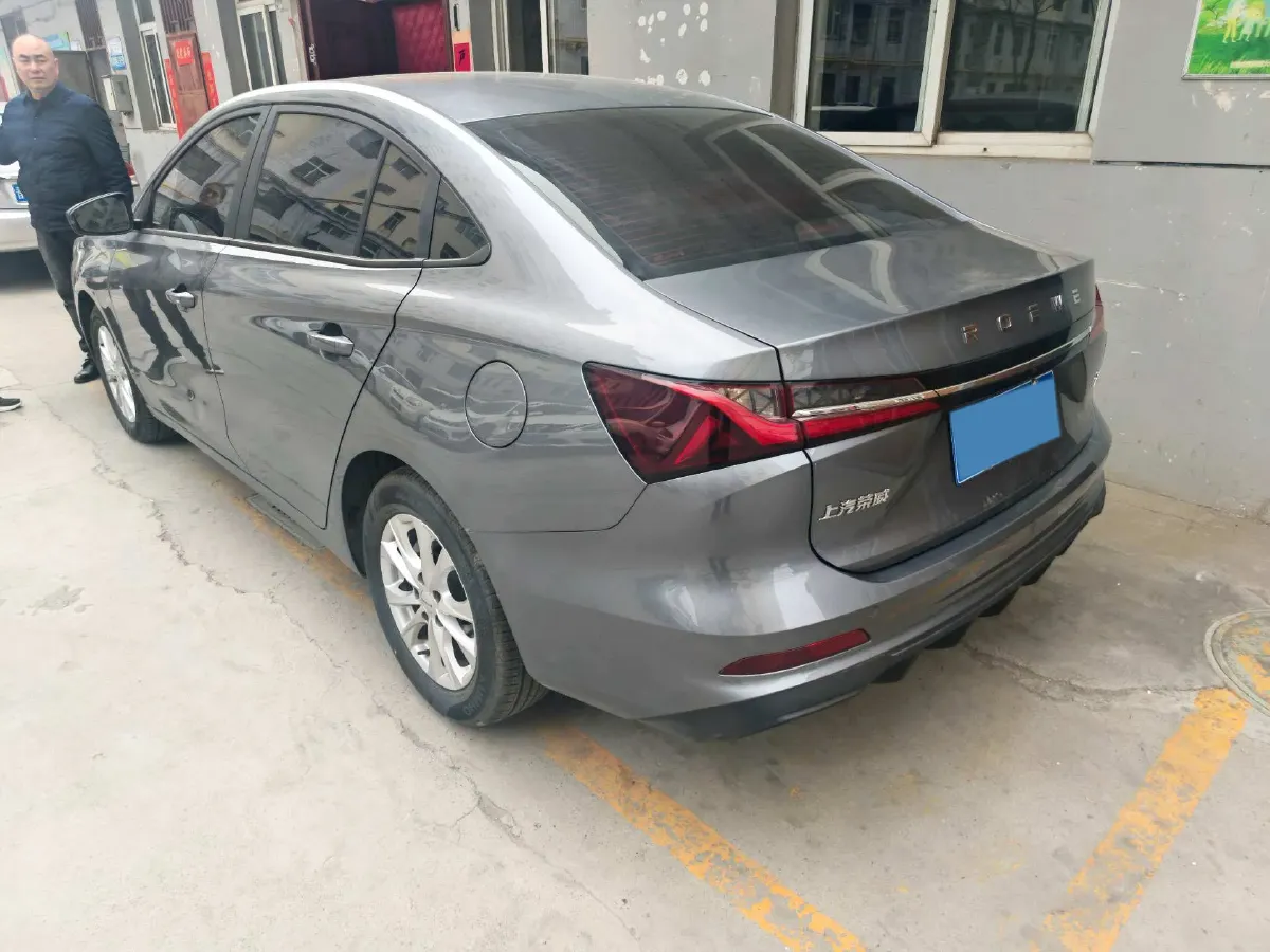 2023 Roewe i5 1.5L 129HP L4 5MT,autocango,china used car exporter,china ev exporter,chinese used car exporter,chinese used ev exporter
