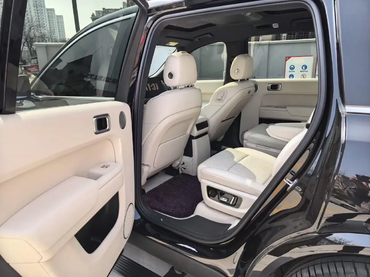 2024 Li L9 Range Extended 154HP REEV 52.3KWH,autocango,china used car exporter,china ev exporter,chinese used car exporter,chinese used ev exporter