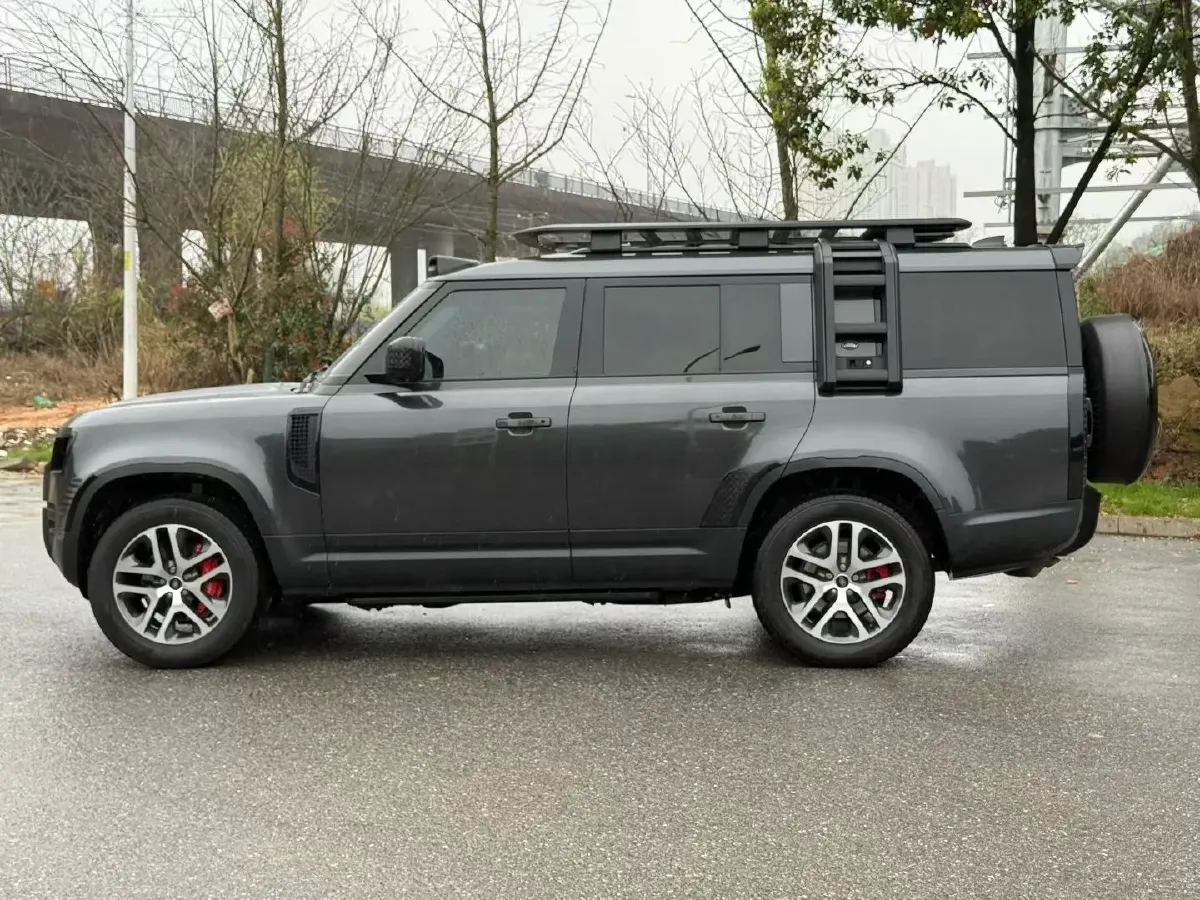 2023 Land Rover Defender 3.0T 400HP L6 8AT,autocango,china used car exporter,china ev exporter,chinese used car exporter,chinese used ev exporter