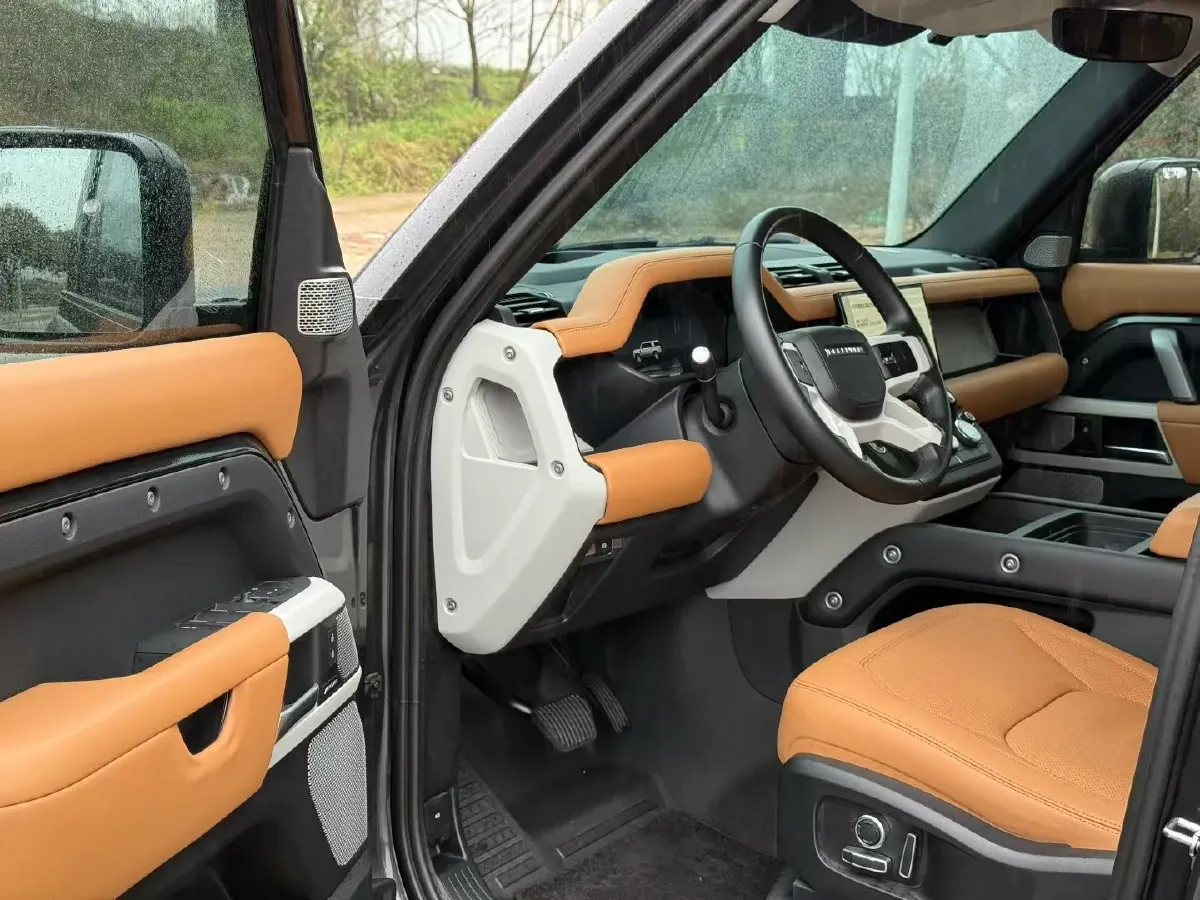 2023 Land Rover Defender 3.0T 400HP L6 8AT,autocango,china used car exporter,china ev exporter,chinese used car exporter,chinese used ev exporter