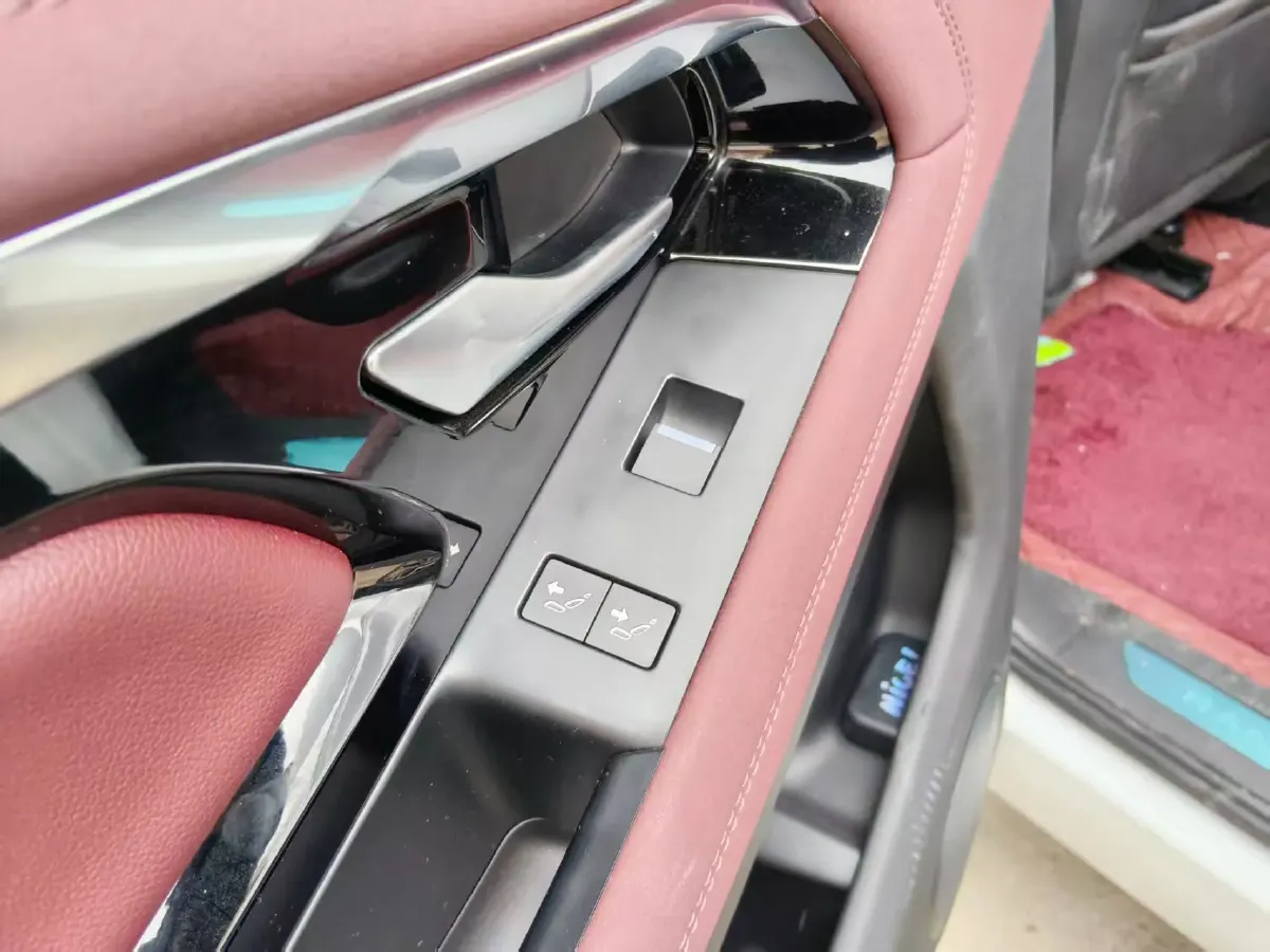 2022 Land Rover Range Rover Evoque 2.0T 249HP L4 9AT,autocango,china used car exporter,china ev exporter,chinese used car exporter,chinese used ev exporter