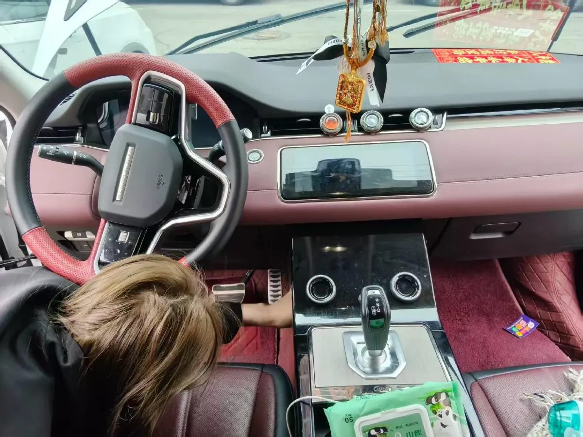 2022 Land Rover Range Rover Evoque 2.0T 249HP L4 9AT,autocango,china used car exporter,china ev exporter,chinese used car exporter,chinese used ev exporter